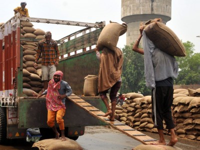 India Lifts ban on wheat export to Nepal